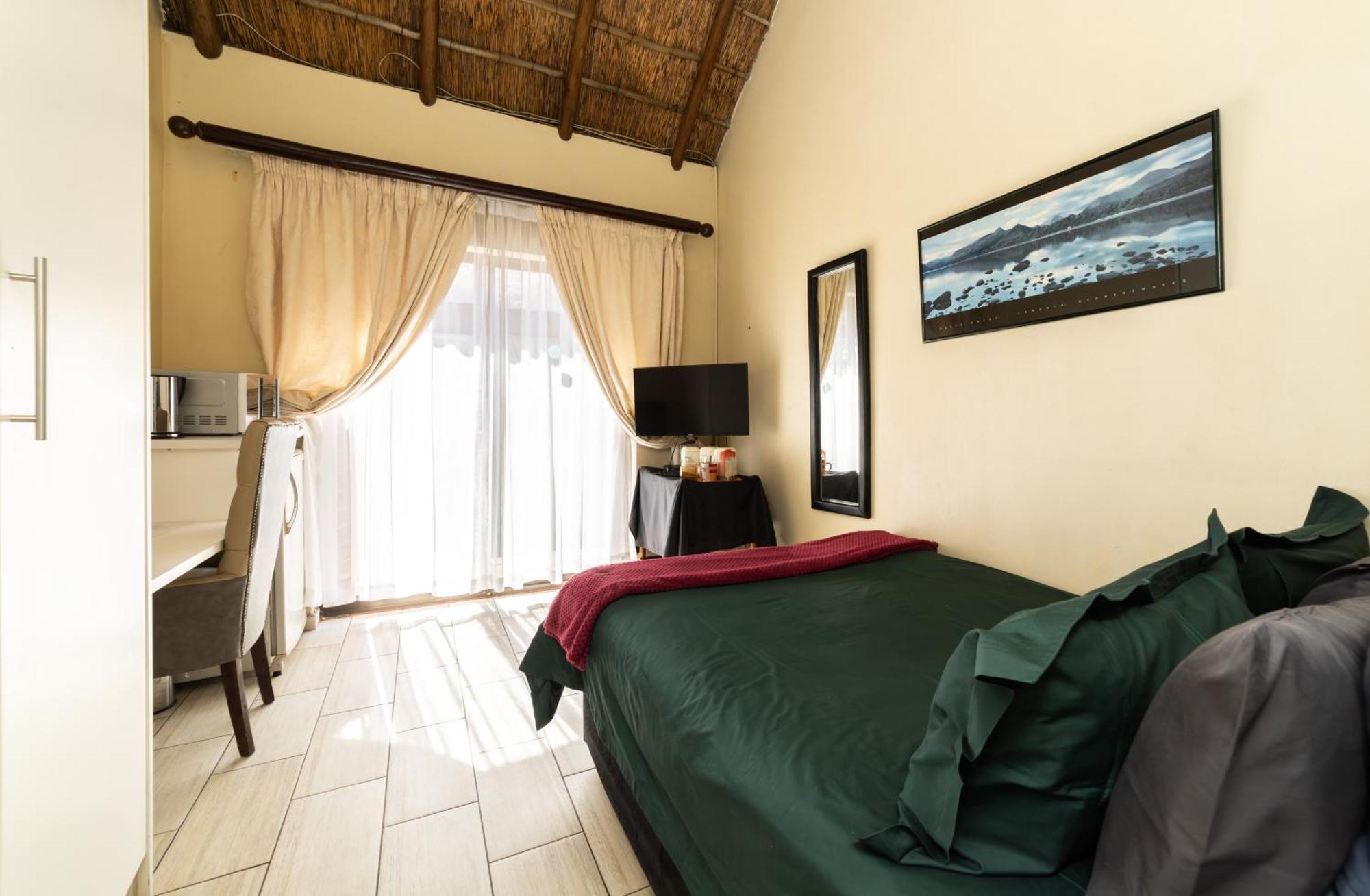 Thatch Haven Guesthouse Centurion Exteriér fotografie