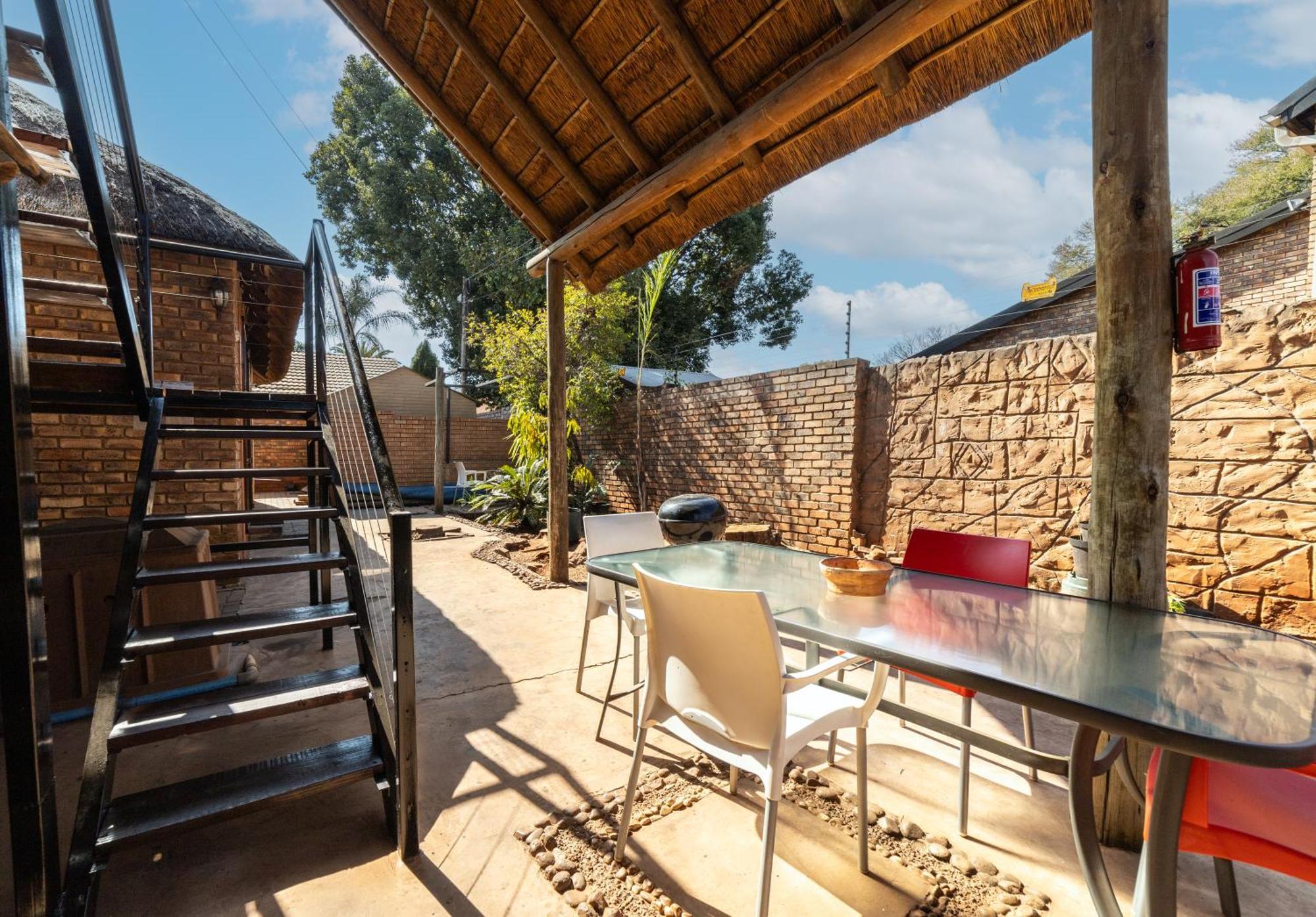 Thatch Haven Guesthouse Centurion Exteriér fotografie