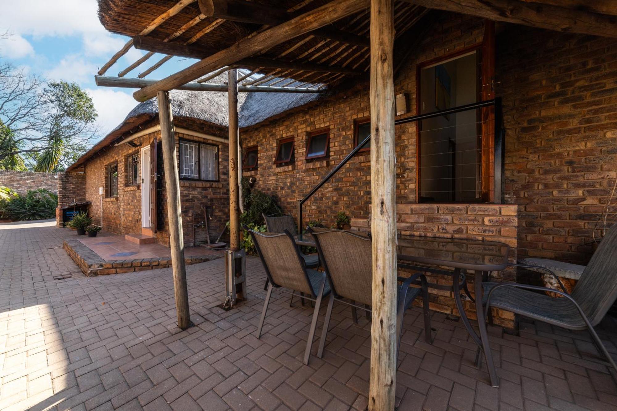 Thatch Haven Guesthouse Centurion Exteriér fotografie