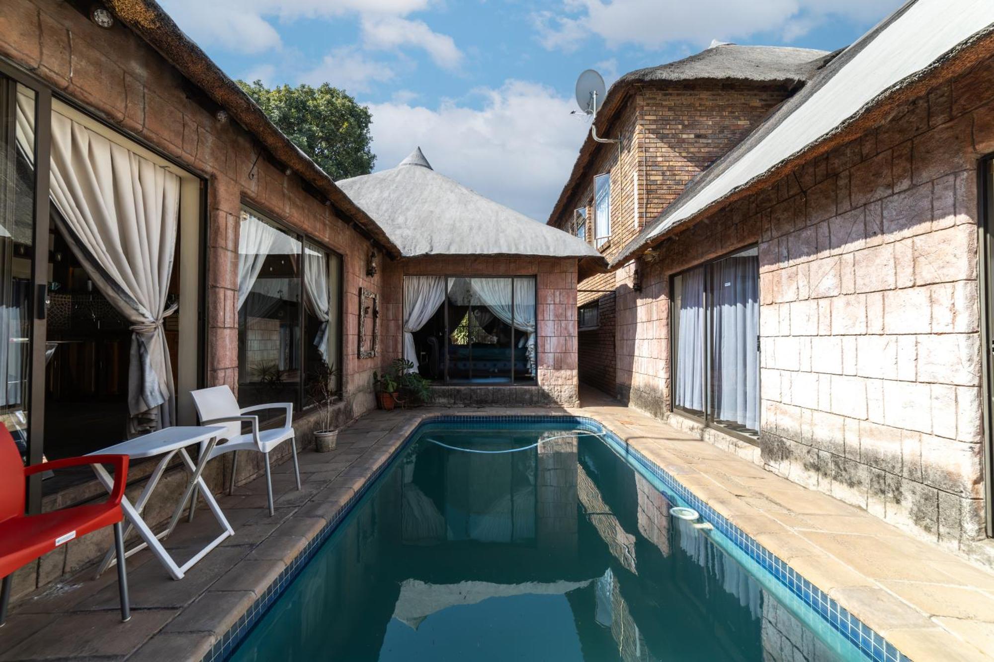 Thatch Haven Guesthouse Centurion Exteriér fotografie