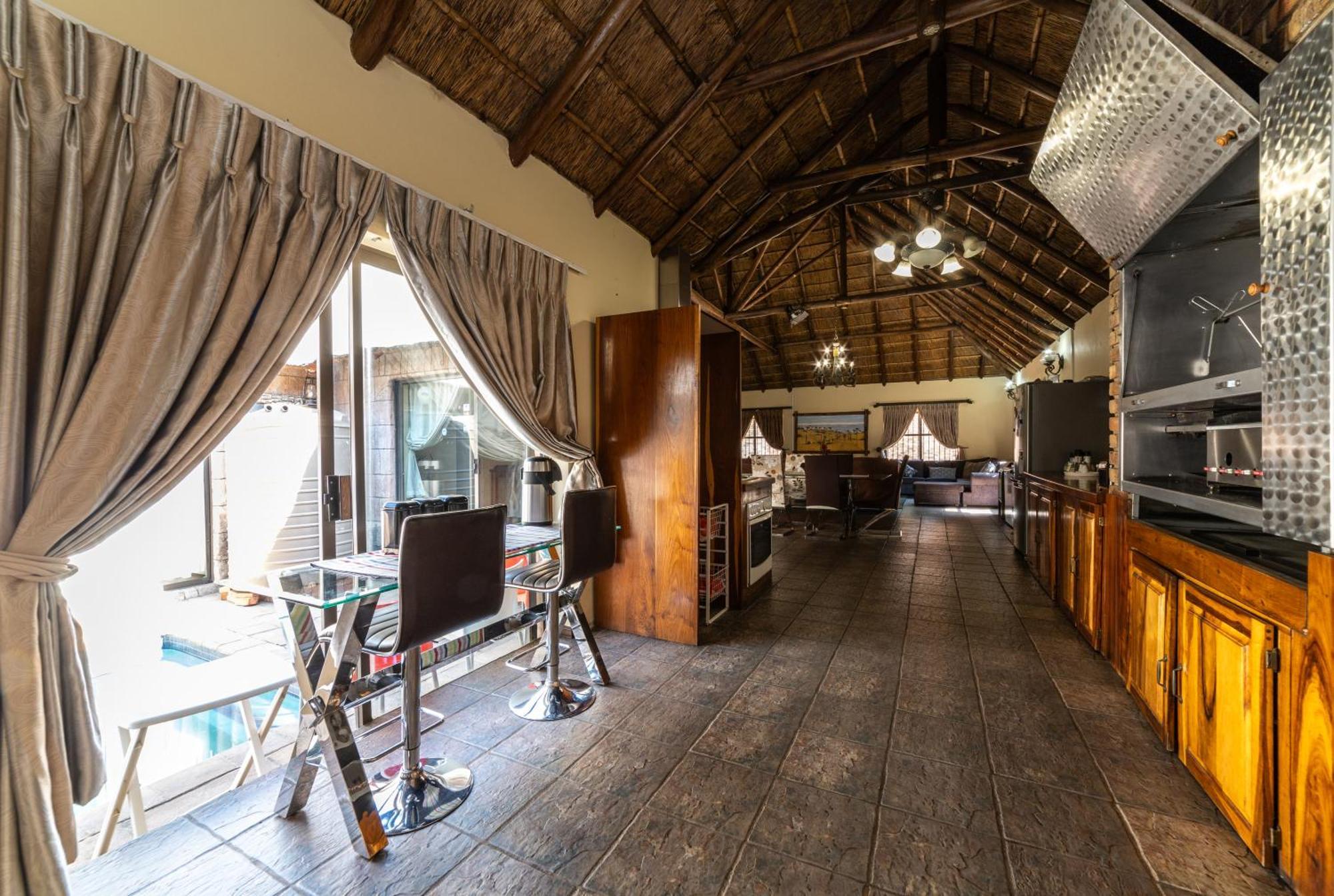 Thatch Haven Guesthouse Centurion Exteriér fotografie